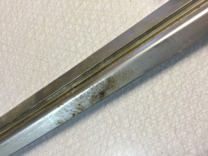 Aluminiumlister till fönster före polering