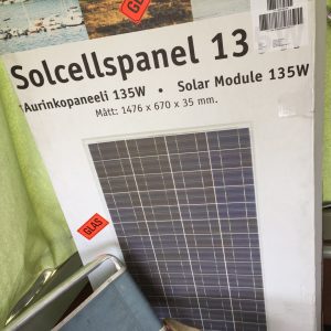Solcell 135w skickades efter från Marinbutiken i Roslagen AB