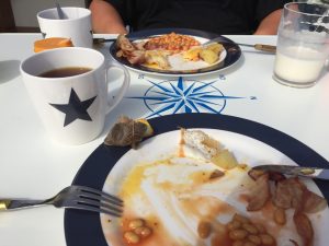 Ägg och bacon frukost fick de bli
