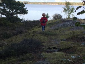 Edvin och jag tog en promenad på söön